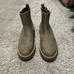 Dolce Vita Chelsea Boot in Taupe